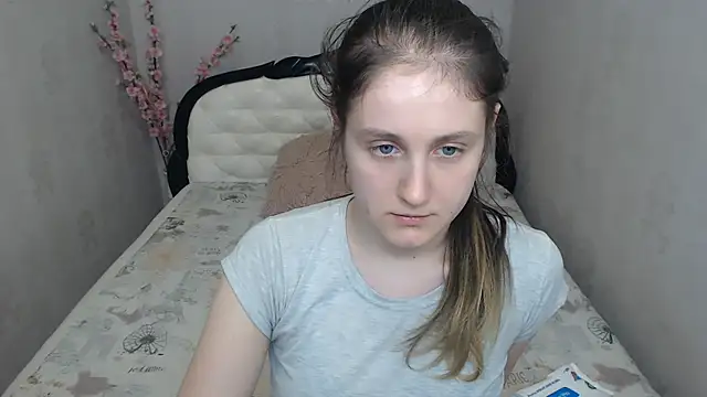Holliy_Cooper Adlı Modelin Canlı XXX Sohbeti