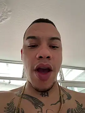 AlphaMasterXxx – Naživo XXX chat