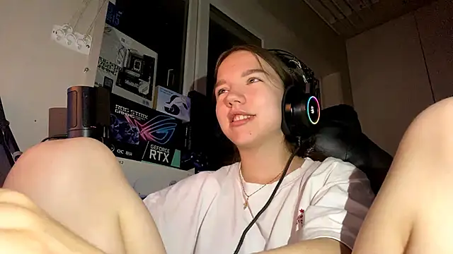 XXX chat uživo modela FewerCadre