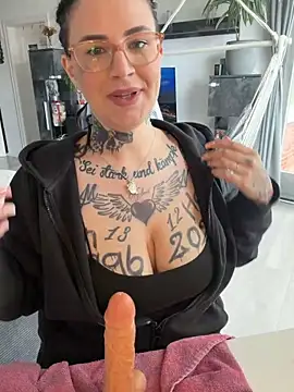 Chatroom XXX en direct de NyxTattoo