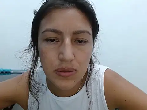 SarahFriendly Chat XXX in diretta
