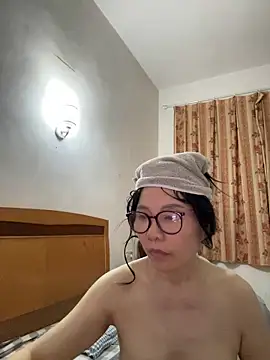 xiiuuff18's Live XXX Chat