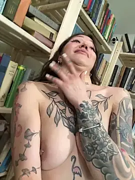 Chat XXX ao vivo de SaintSquirt