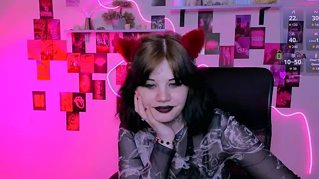 nikki_kiss_ Adlı Modelin Canlı XXX Sohbeti
