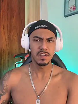 Chat XXX en directo de Latinmoster_boss