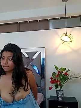 Chatroom XXX en direct de Liily_Foxxy