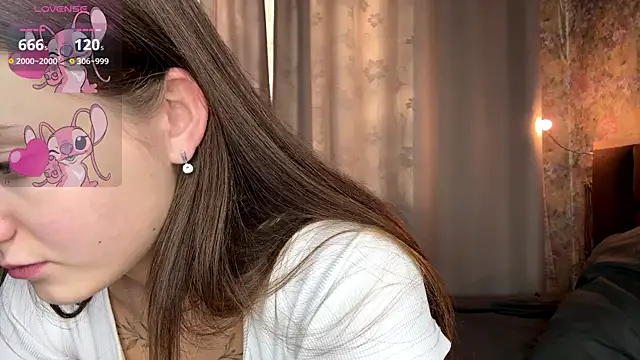 Chat +18 de LoraDavi ao vivo