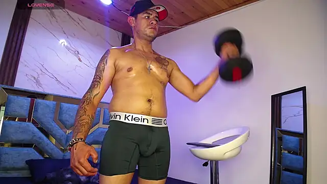 Nickk_21_ Chat XXX in diretta
