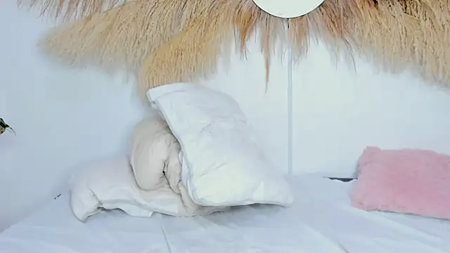 ShakeBigAss' Live XXX Chat
