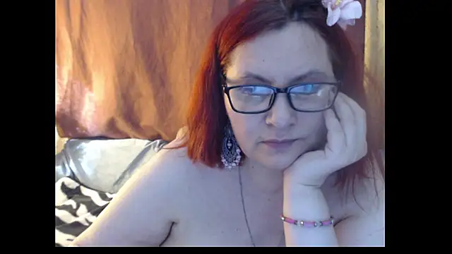 PlayfullMature Live XXX-chat
