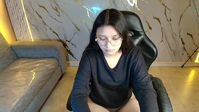 HoneyDoll_tfn Webbikameraesitys