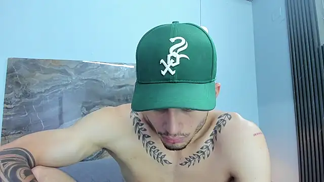 Pokazy przed kamerką – James-06