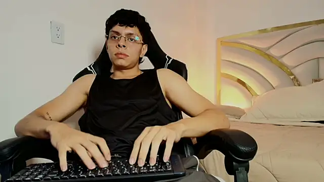 Chat XXX ao vivo de Milo_Storm