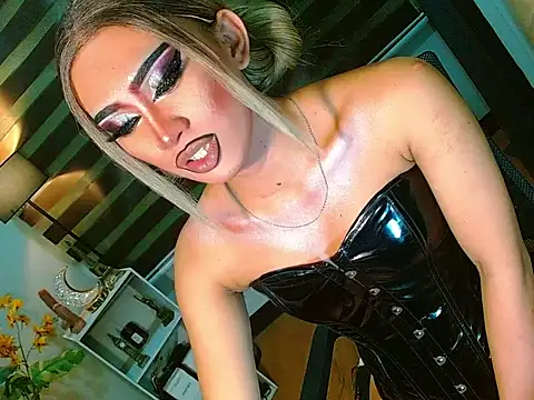 HOLLYWOOD_QUEEN_88 网络视讯表演