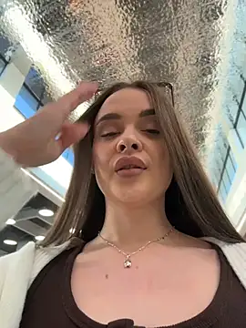 KristiRich Adlı Modelin Canlı XXX Sohbeti