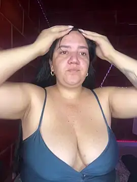 Fresita-12's Live XXX Chat