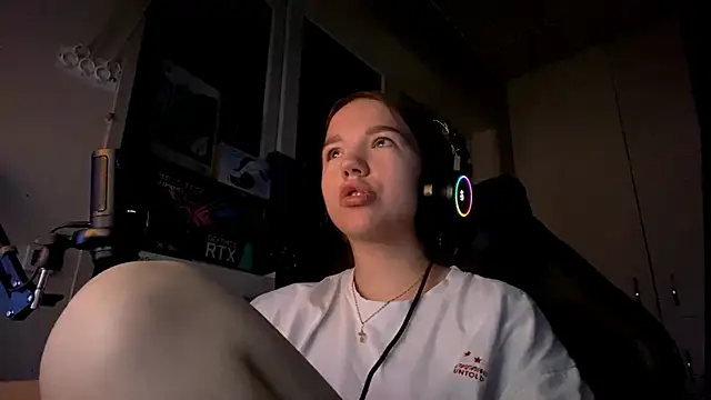 FewerCadre Webcamshow