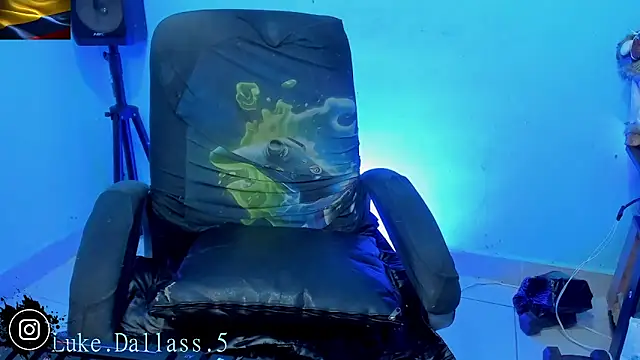 Show modela zeus_7777 na web-kameri