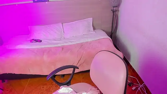 Chloe_Stark_ 即時 XXX 聊天