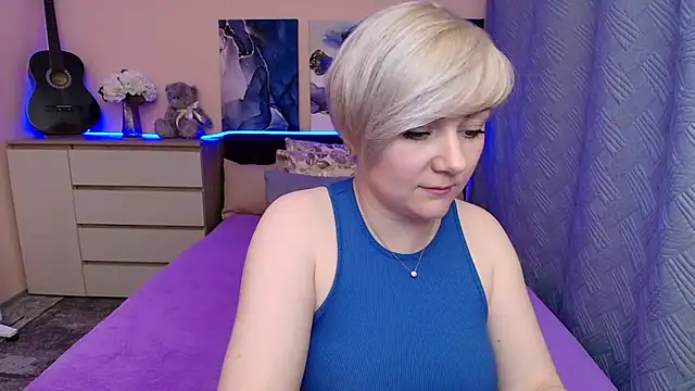 BlondPearl's Live XXX Chat