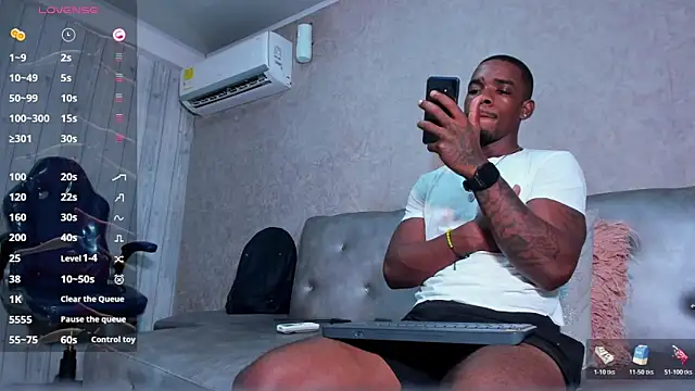 Chat XXX Live aron_clark