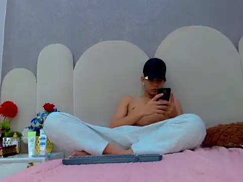 santiago_twink's Live XXX Chat