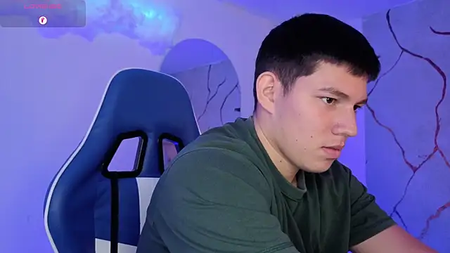 JamesCr_'s Live XXX Chat