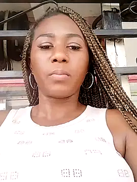 MONIQUE-LAMOUR Chat XXX in diretta