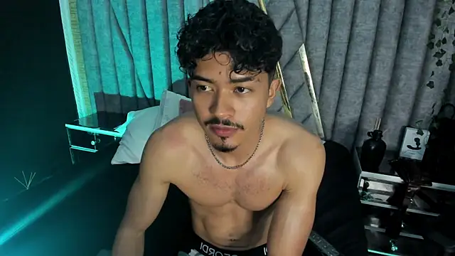 NicolaiKarav Live XXX-chat