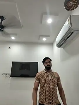 Royalboy_03's Live XXX Chat