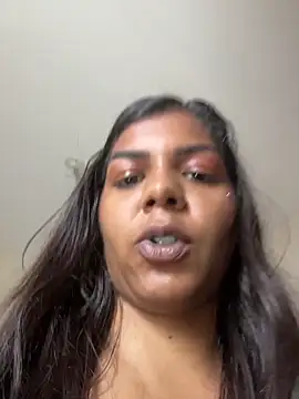 Chat +18 de Indiazinhax ao vivo