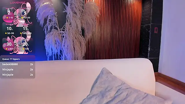 Caroline_MillerrのライブXXXチャット