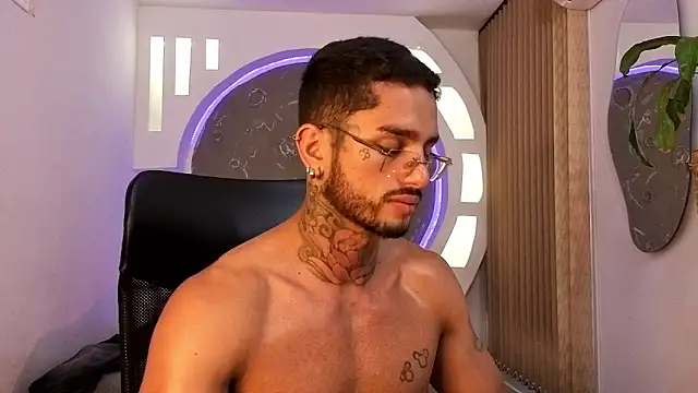 Alanrodgers 网络视讯表演