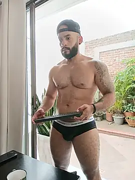 Chat +18 de Mike_savage3 ao vivo