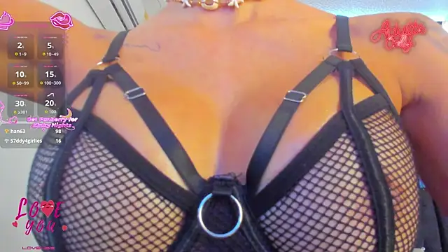 Chatroom XXX en direct de FoxxTattoo