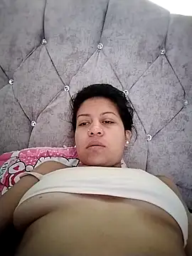 Tiphanydirty3 Adlı Modelin Canlı XXX Sohbeti