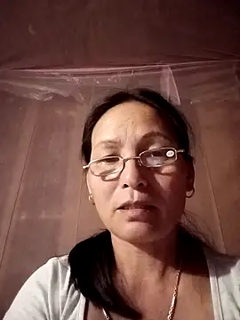 XXX chat uživo modela Cucci07