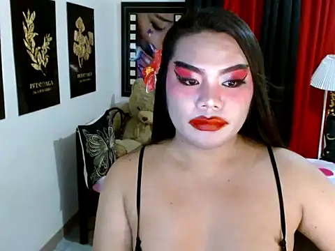 TSbrianaHugeCock Webcamshow
