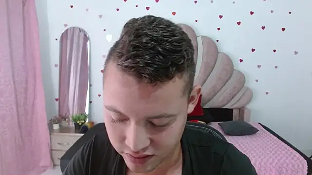 sven_fox723's Live XXX Chat