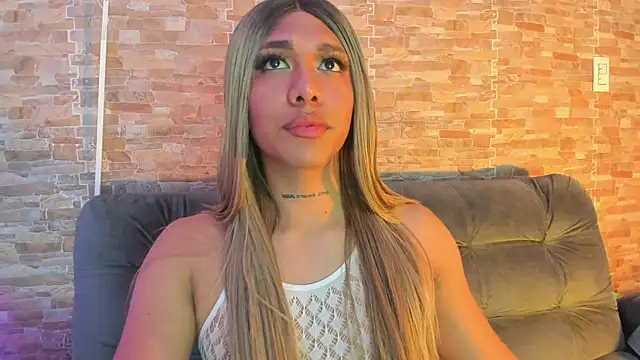 Dreams_Chloe Show in webcam