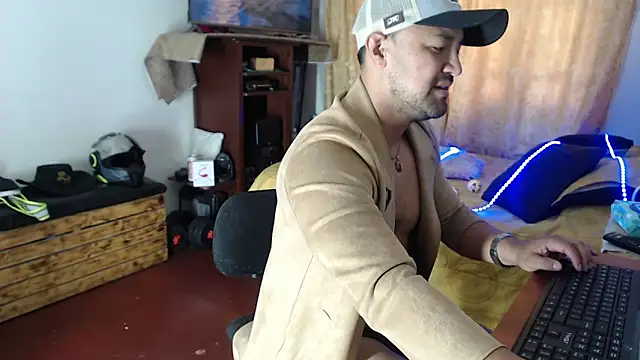 AlejoMoretti's Webcam Show