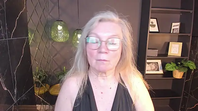 Chat +18 de NataliMellow ao vivo