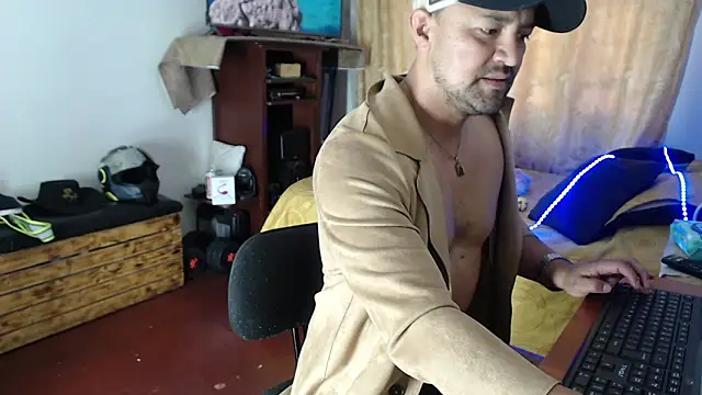 Вебкам-шоу AlejoMoretti