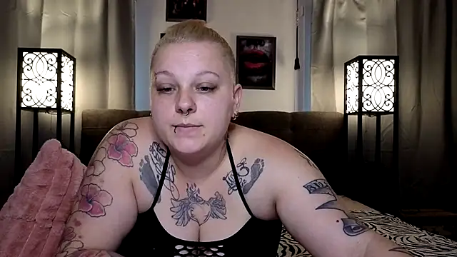 Lady_Peggi live XXX chat