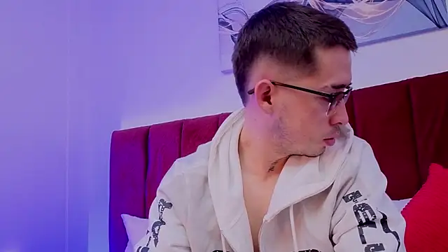 Show modela Tommas_Jhonson na web-kameri
