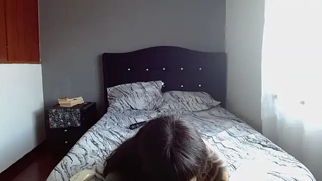 Emilia_1995 라이브 XXX 채팅