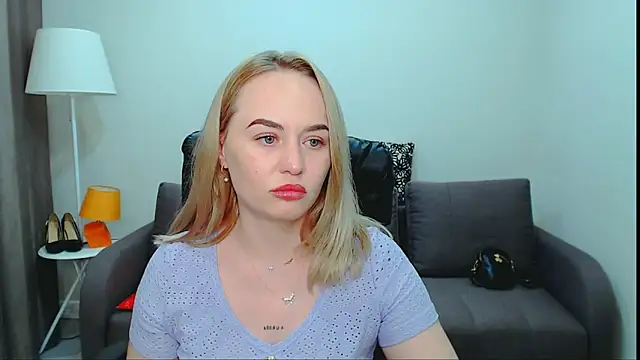LiluMoon__: απευθείας συνομιλία ΧΧΧ