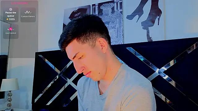Un_Sluttyy Adlı Modelin Web Kamerası Şovu