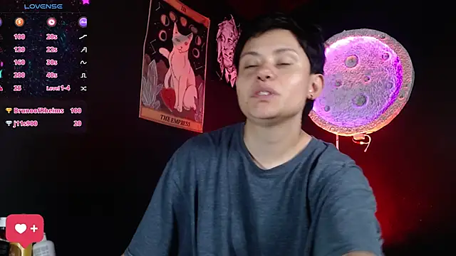 Chat +18 de girl_intense444 ao vivo