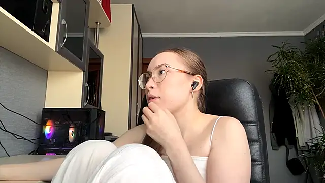 Milaissocute's Live XXX Chat